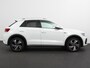 Volkswagen T-Roc 1.5 TSI 150pk Automaat R-Line Edition Navigatie Apple Carplay/Android Auto Camera Climate Control Electrisch te openen achterklep Dab Verwarmbare stoelen