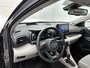 Toyota Yaris 1.5 Hybrid Executive | Lichte kleur half lederen bekleding | Dodehoek detectie | Head-Up Display | Stoel+Stuurverwarming | Parkeersensoren voor+achter | Navigatie | Apple CarPlay/Android Auto |