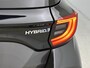 Toyota Yaris 1.5 Hybrid Executive | Lichte kleur half lederen bekleding | Dodehoek detectie | Head-Up Display | Stoel+Stuurverwarming | Parkeersensoren voor+achter | Navigatie | Apple CarPlay/Android Auto |