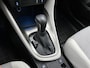 Toyota Yaris 1.5 Hybrid Executive | Lichte kleur half lederen bekleding | Dodehoek detectie | Head-Up Display | Stoel+Stuurverwarming | Parkeersensoren voor+achter | Navigatie | Apple CarPlay/Android Auto |
