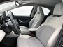 Toyota Yaris 1.5 Hybrid Executive | Lichte kleur half lederen bekleding | Dodehoek detectie | Head-Up Display | Stoel+Stuurverwarming | Parkeersensoren voor+achter | Navigatie | Apple CarPlay/Android Auto |