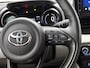 Toyota Yaris 1.5 Hybrid Executive | Lichte kleur half lederen bekleding | Dodehoek detectie | Head-Up Display | Stoel+Stuurverwarming | Parkeersensoren voor+achter | Navigatie | Apple CarPlay/Android Auto |