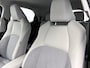 Toyota Yaris 1.5 Hybrid Executive | Lichte kleur half lederen bekleding | Dodehoek detectie | Head-Up Display | Stoel+Stuurverwarming | Parkeersensoren voor+achter | Navigatie | Apple CarPlay/Android Auto |
