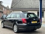 Toyota Avensis Wagon 2.0 VVTi Luna Business Clima Cruise Park.Sens Trekhaak NAP NL-Auto!