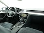 Volkswagen Passat Variant 1.5 TSI 150PK HIGHLINE DSG | Trekhaak | Leer/Alcantara | Zeer goed onderhouden
