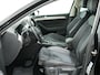 Volkswagen Passat Variant 1.5 TSI 150PK HIGHLINE DSG | Trekhaak | Leer/Alcantara | Zeer goed onderhouden