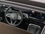 Volkswagen T-Roc 1.5 eTsi Style First Edition 116 pk DSG | Black style | Panoramadak | Navigatie | Camera | LED plus | Stoelverwarming en massage