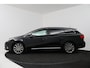 Toyota Avensis Wagon 2.0 VVTi Executive Business | Panoramadak | Xenon | Trekhaak | €750-inruilpremie