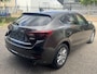 Mazda 3 2.0 SkyActiv-G 120 GT-M // NAVI // CAMERA // HEAD UP DISPLAY // CRUISE // STOEL + STUUR VERWARMING // DAB RADIO //