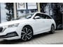 Skoda Octavia Combi 1.4 TSI iV PHEV Business Edition Plus | Navigatie | Apple CarPlay | 18" LM Velgen | Elektrisch Verstelbare Stoel incl. Geheugen | Parkeersensoren | LED | Stoelverwarming | Keyless Entry |