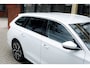 Skoda Octavia Combi 1.4 TSI iV PHEV Business Edition Plus | Navigatie | Apple CarPlay | 18" LM Velgen | Elektrisch Verstelbare Stoel incl. Geheugen | Parkeersensoren | LED | Stoelverwarming | Keyless Entry |