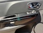 Renault Clio 0.9 TCe Expression 5 drs met navigatie en bluetooth telefoon / media en cruise controle en airco