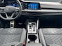 Volkswagen Golf 1.5 130pk eTSI R-Line Business Parkeersensoren voor en achter | Adaptive Cruise Control | Automarische airconditioning 'Climatronic'