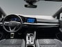 Volkswagen Golf 1.5 130pk eTSI R-Line Business Parkeersensoren voor en achter | Adaptive Cruise Control | Automarische airconditioning 'Climatronic'