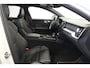 Volvo V60 2.0 T8 Recharge AWD R-Design / Panoramadak / Leder / Carplay / HK / Head-up / Navi