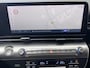 Hyundai Kona 1.6 GDI HEV Premium Sky / Fabrieksgarantie tot 10-2028 / Schuifdak / Leder / Camera 360° / Elektr. stoelen en klep / Stoelventilatie / Stuur-, stoel- en achterbankverwarming / Navi / Apple Carplay Android / 18"  LM wielen /