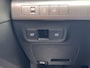 Hyundai Kona 1.6 GDI HEV Premium Sky / Fabrieksgarantie tot 10-2028 / Schuifdak / Leder / Camera 360° / Elektr. stoelen en klep / Stoelventilatie / Stuur-, stoel- en achterbankverwarming / Navi / Apple Carplay Android / 18"  LM wielen /