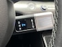 Hyundai Kona 1.6 GDI HEV Premium Sky / Fabrieksgarantie tot 10-2028 / Schuifdak / Leder / Camera 360° / Elektr. stoelen en klep / Stoelventilatie / Stuur-, stoel- en achterbankverwarming / Navi / Apple Carplay Android / 18"  LM wielen /