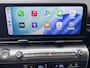 Hyundai Kona 1.6 GDI HEV Premium Sky / Fabrieksgarantie tot 10-2028 / Schuifdak / Leder / Camera 360° / Elektr. stoelen en klep / Stoelventilatie / Stuur-, stoel- en achterbankverwarming / Navi / Apple Carplay Android / 18"  LM wielen /