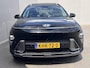 Hyundai Kona 1.6 GDI HEV Premium Sky / Fabrieksgarantie tot 10-2028 / Schuifdak / Leder / Camera 360° / Elektr. stoelen en klep / Stoelventilatie / Stuur-, stoel- en achterbankverwarming / Navi / Apple Carplay Android / 18"  LM wielen /