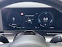 Hyundai Kona 1.6 GDI HEV Premium Sky / Fabrieksgarantie tot 10-2028 / Schuifdak / Leder / Camera 360° / Elektr. stoelen en klep / Stoelventilatie / Stuur-, stoel- en achterbankverwarming / Navi / Apple Carplay Android / 18"  LM wielen /