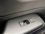 Hyundai Kona 1.6 GDI HEV Premium Sky / Fabrieksgarantie tot 10-2028 / Schuifdak / Leder / Camera 360° / Elektr. stoelen en klep / Stoelventilatie / Stuur-, stoel- en achterbankverwarming / Navi / Apple Carplay Android / 18"  LM wielen /