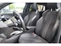 Peugeot e-2008 EV GT Pack 50 kWh | Pano | Camera | Carplay | Navi | Climate | Dodehoeksens. | Adapt. Cruise | Keyless | LED | Pano | Camera | Carplay | Navi | Climate | Dodehoeksens. | Adapt. Cruise | Keyless | LED |