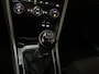 Volkswagen T-Roc 1.0 TSI Style Business Parkeersensoren Navigatie App-Connect DAB+