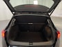 Volkswagen T-Roc 1.0 TSI Style Business Parkeersensoren Navigatie App-Connect DAB+