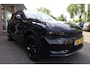 Lynk & Co 01 1.5 MY23! BLACKLINE! ZWARTE-HEMEL ROLHOES MY23 360-CAMERA PANO/SCHUIF INFINITY DAB NAVI CARPLAY STOELVERWARMING ELEK.ACHTERKLEP 20"LMV