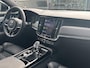 Volvo V90 2.0 T8 Plug-in hybrid AWD Ultimate Dark Volvo V90 2.0 T8 Recharge AWD Ultimate Dark / Pano. dak / Trekhaak / Harman kardon / Elek. verstelbare stoelen / Voor+achter+stuur verwarmd / Leder / Head-up display /