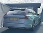 Volvo V90 2.0 T8 Plug-in hybrid AWD Ultimate Dark Volvo V90 2.0 T8 Recharge AWD Ultimate Dark / Pano. dak / Trekhaak / Harman kardon / Elek. verstelbare stoelen / Voor+achter+stuur verwarmd / Leder / Head-up display /
