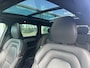 Volvo V90 2.0 T8 Plug-in hybrid AWD Ultimate Dark Volvo V90 2.0 T8 Recharge AWD Ultimate Dark / Pano. dak / Trekhaak / Harman kardon / Elek. verstelbare stoelen / Voor+achter+stuur verwarmd / Leder / Head-up display /