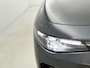 Leapmotor C10 Design REEV Plug-in Hybrid 215pk 28.4 kWh Automaat | Navigatie | Panoramadak | Rondomzichtcamera | Stoel- en stuurverwarming | Lederen elektrisch verstelbare en geventileerde stoelen | Elektrische achterklep | Adaptieve Cruise Control | Climate Control | Parkeersensoren | Led koplampen | Donker getint glas | 20" lichtmetalen velgen |