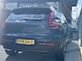 Volvo XC40 2.0 B4 Plus Black Edition / Pano. dak / Elek. verstelbare stoelen / Harman Kardon / Stoel+stuur verwarming / BLIS / Camera achter /