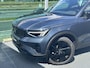 Volvo XC40 2.0 B4 Plus Black Edition / Pano. dak / Elek. verstelbare stoelen / Harman Kardon / Stoel+stuur verwarming / BLIS / Camera achter /