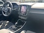Volvo XC40 2.0 B4 Plus Black Edition / Pano. dak / Elek. verstelbare stoelen / Harman Kardon / Stoel+stuur verwarming / BLIS / Camera achter /