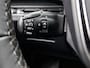 Peugeot 3008 SUV Allure 1.6 165pk Automaat | Lage kilometerstand! | 1550 kg Trekgewicht | Navigatie | Achteruitrijcamera | Climate Control | Cruise Control | Parkeersensoren v+a | Elektrisch inklapbare spiegels | Armsteun | Apple Carplay / Android Auto | Bluetooth | Donker getint glas | Trekhaak | 18" lichtmetalen velgen |