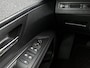 Peugeot 3008 SUV Allure 1.6 165pk Automaat | Lage kilometerstand! | 1550 kg Trekgewicht | Navigatie | Achteruitrijcamera | Climate Control | Cruise Control | Parkeersensoren v+a | Elektrisch inklapbare spiegels | Armsteun | Apple Carplay / Android Auto | Bluetooth | Donker getint glas | Trekhaak | 18" lichtmetalen velgen |