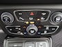 Jeep Compass 1.3T Limited | Achteruitrijcamera | Trekhaak | Panoramadak | Climate Control | Parkeersensoren | Stoelverwarming