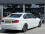 BMW 3-Serie 320i Executive | Stoelverwarming | Navi | Trekhaak