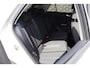 Volkswagen T-Roc 1.0 TSI 110pk Life | Achteruitrijcamera | Trekhaak | Adaptieve cruisecontrol