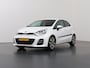 Kia Rio 1.2 CVVT ExecutiveLine | Navigatie | Stoel/Stuurwielverwarming | Parkeercamera | Climate Control | Parkeersensoren
