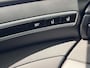 Hyundai Tucson 1.6 T-GDI PHEV Premium 4WD / Dealer onderhouden / Accu SoH 100 %/ 1.350 kg trekgewicht / Leder / Navigatie / Electr. stoelen & klep / Stoelventilatie / Stuur-, stoel- & achterbankverwarming / 19" LM wielen /