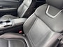 Hyundai Tucson 1.6 T-GDI PHEV Premium 4WD / Dealer onderhouden / Accu SoH 100 %/ 1.350 kg trekgewicht / Leder / Navigatie / Electr. stoelen & klep / Stoelventilatie / Stuur-, stoel- & achterbankverwarming / 19" LM wielen /