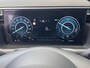 Hyundai Tucson 1.6 T-GDI PHEV Premium 4WD / Dealer onderhouden / Accu SoH 100 %/ 1.350 kg trekgewicht / Leder / Navigatie / Electr. stoelen & klep / Stoelventilatie / Stuur-, stoel- & achterbankverwarming / 19" LM wielen /