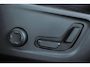 Volvo XC40 B4 Plus Dark | Trekhaak Semi-elektrisch | Adaptieve Cruise Control | Pilot Assist | Google Infotainment | Verwarmbare voorstoelen | Verwarmbaar stuurwiel | Blind Spot Information System | Verwarmbare voorruit | Parkeercamera | Parkeersensoren voor + achter |