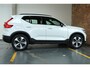 Volvo XC40 B4 Plus Dark | Trekhaak Semi-elektrisch | Adaptieve Cruise Control | Pilot Assist | Google Infotainment | Verwarmbare voorstoelen | Verwarmbaar stuurwiel | Blind Spot Information System | Verwarmbare voorruit | Parkeercamera | Parkeersensoren voor + achter |
