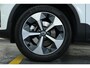 Volvo XC40 B4 Plus Dark | Trekhaak Semi-elektrisch | Adaptieve Cruise Control | Pilot Assist | Google Infotainment | Verwarmbare voorstoelen | Verwarmbaar stuurwiel | Blind Spot Information System | Verwarmbare voorruit | Parkeercamera | Parkeersensoren voor + achter |