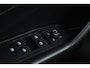 Volkswagen T-Roc 1.5 TSI R-Line | Rijklaar!! | Pano | IQ Lights | Camera | Adapt. Cruise | Trekhaak | Stoelverw. | Apple CarPlay | 17''